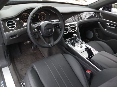 Used 2023 Bentley Flying Spur Plug-In Hybrid image 12