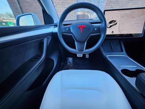 Used 2023 Tesla Model Y Performance image 5