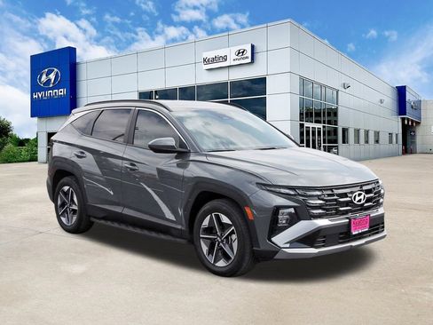 Certified 2025 Hyundai Tucson SEL FWD image 3