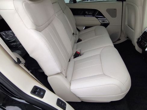 New 2026 Land Rover Range Rover Long Wheelbase SE image 21