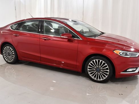 Used 2017 Ford Fusion SE w/ Fusion SE Technology Package image 5