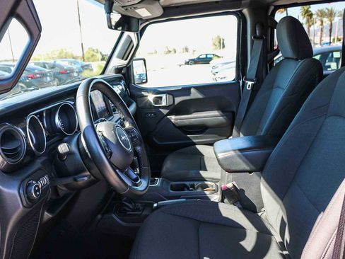Used 2021 Jeep Gladiator Sport image 13