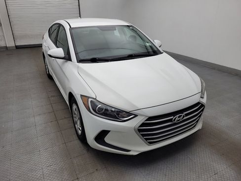 Used 2017 Hyundai Elantra SE image 13