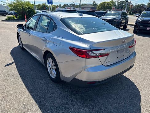 Used 2025 Toyota Camry LE FWD image 5
