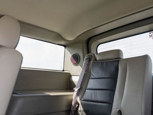 Used 2004 HUMMER H2 w/ Preferred Equipment Group image 75