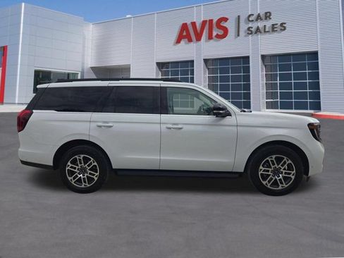 Used 2025 Ford Expedition Active AWD/4WD image 5