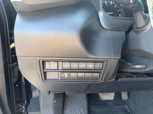 Used 2022 Toyota Tundra SR5 AWD/4WD image 15