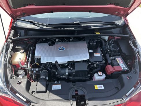 Used 2017 Toyota Prius Four Touring FWD image 34