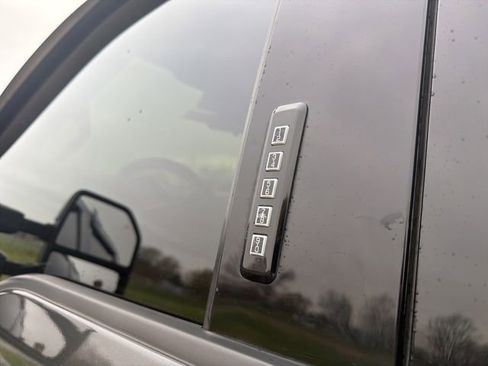 Used 2017 Ford F250 XLT w/ XLT Premium Package image 27