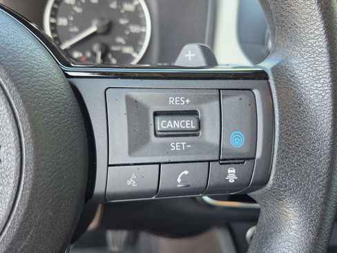 Certified 2023 Nissan Rogue SV FWD image 30