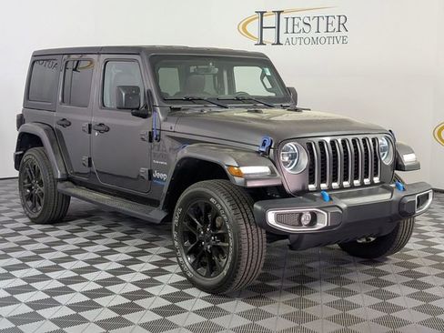 Used 2022 Jeep Wrangler Unlimited Sahara w/ Cold Weather Group image 2