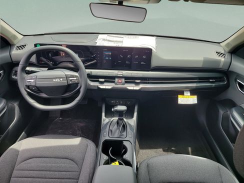 New 2025 Kia K4 EX image 7
