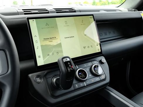 New 2026 Land Rover Defender 110 X-Dynamic SE AWD/4WD image 32