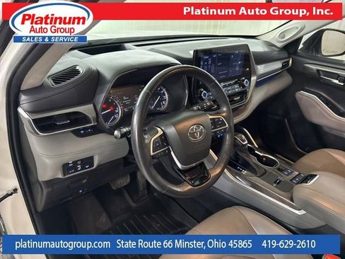 Used 2022 Toyota Highlander Platinum image 12