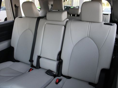 Used 2026 Toyota Grand Highlander AWD Hybrid image 8