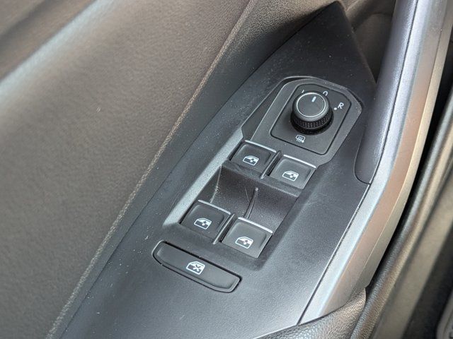 Used 2021 Volkswagen Jetta SEL FWD image 22