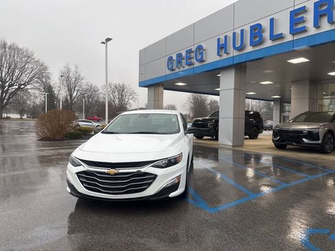 Used 2024 Chevrolet Malibu LS image 3