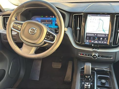 Certified 2025 Volvo XC60 B5 Plus AWD/4WD image 7