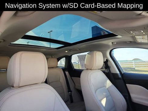 Used 2017 Jaguar F-PACE Prestige image 25