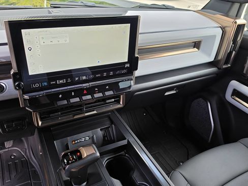 Used 2025 GMC Hummer EV 2X w/ LPO, Dark Essentials Package AWD/4WD image 12