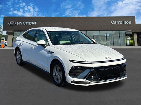 New 2025 Hyundai Sonata SE image 3