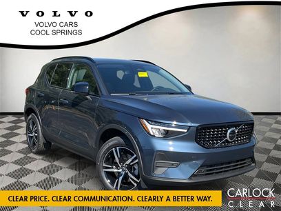 New 2026 Volvo XC40 B4 Core w/ Climate Package