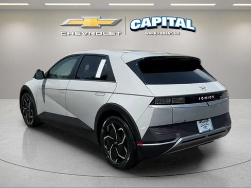 Used 2023 Hyundai Ioniq 5 SEL w/ Cargo Package AWD/4WD image 3