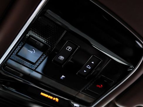 Used 2024 Land Rover Range Rover Autobiography AWD/4WD image 40