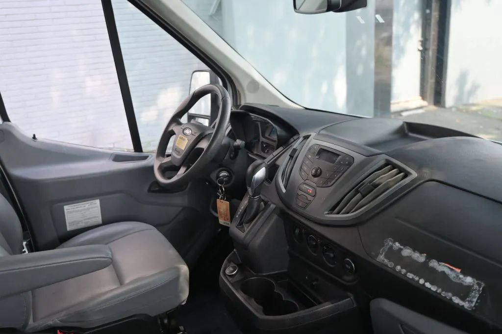 Used 2018 Ford Transit 250 138 RWD image 39