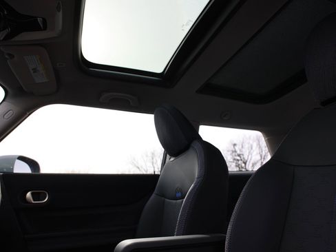 Used 2025 MINI Cooper 2-Door Hardtop image 16