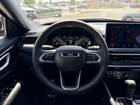Used 2025 Jeep Compass Latitude w/ Altitude Special Edition AWD/4WD image 16
