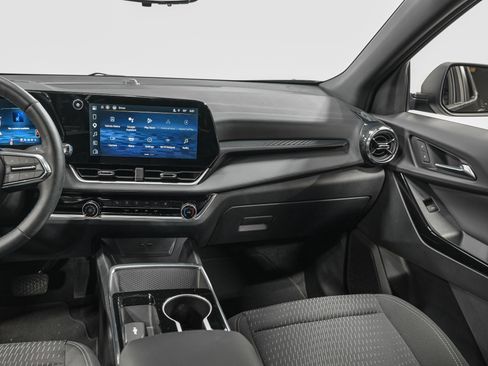 Used 2025 Chevrolet Equinox LT w/ Safety and Technology Package image 29