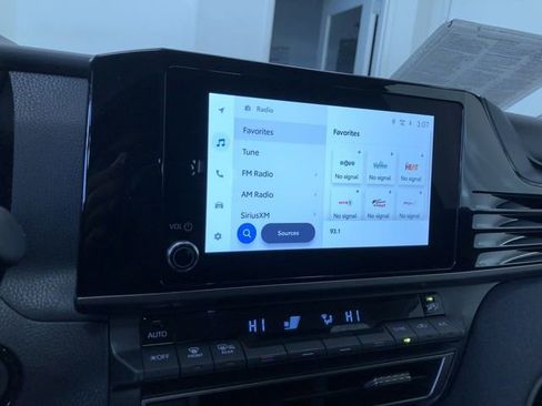 Certified 2025 Toyota Camry LE image 28