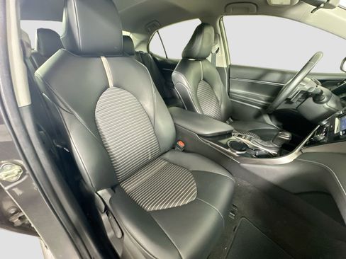 Used 2020 Toyota Camry SE image 26