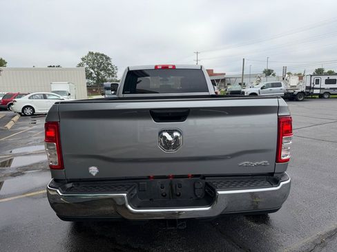 Used 2022 RAM 3500 Tradesman w/ Chrome Appearance Group AWD/4WD image 4