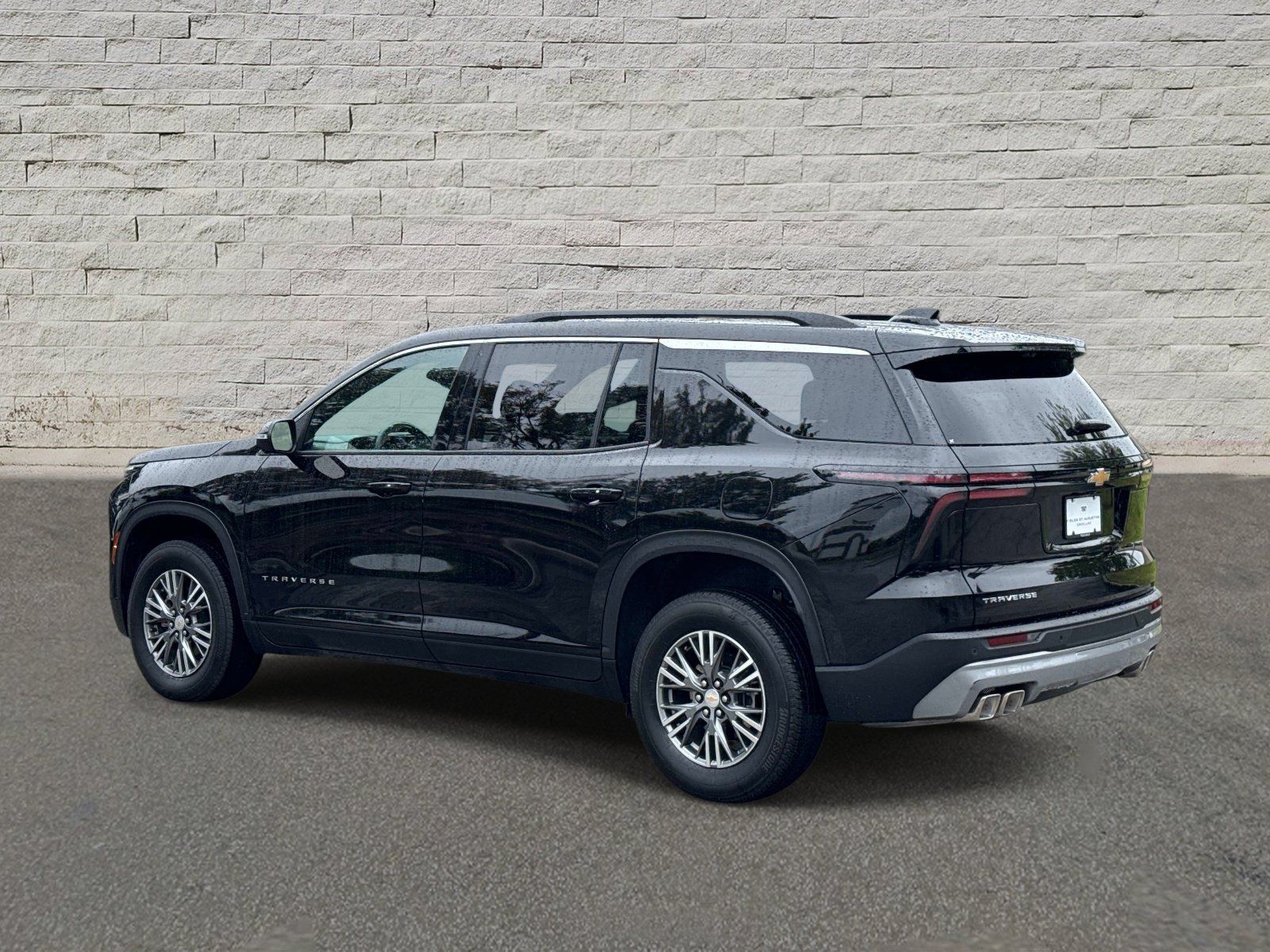 Used 2026 Chevrolet Traverse LT w/ Driver Confidence Package FWD image 3