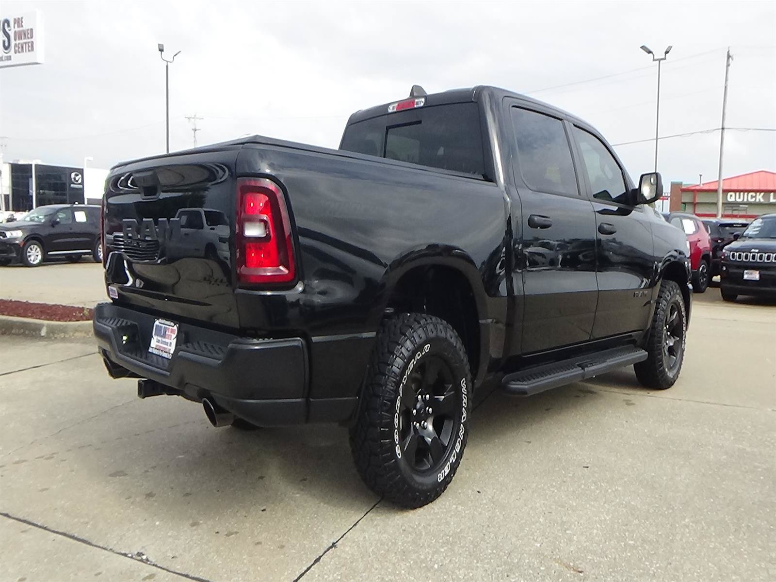 Used 2025 RAM 1500 Warlock AWD/4WD image 6