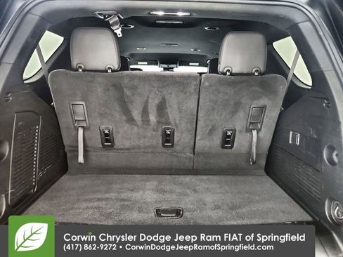 Used 2024 GMC Yukon SLT image 32