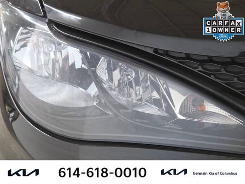 Used 2021 Chrysler Voyager LX FWD image 14