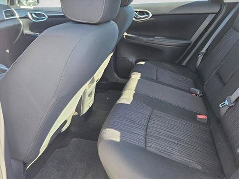 Used 2019 Nissan Sentra SV FWD image 17