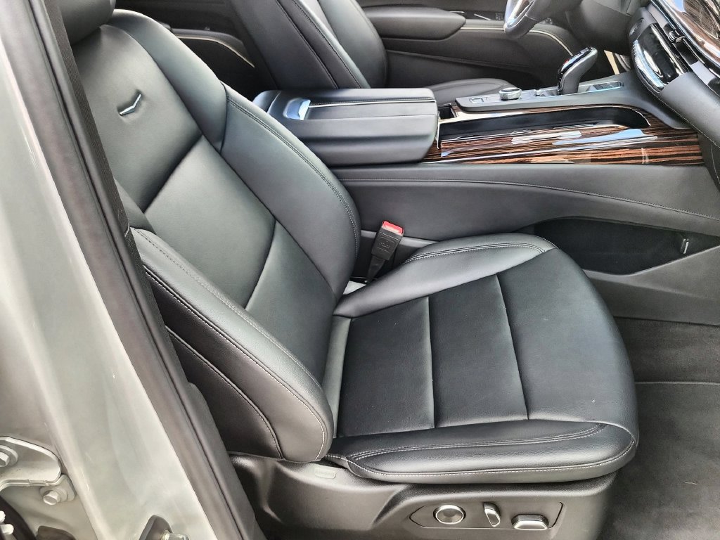 Used 2024 Cadillac Escalade Luxury RWD image 27