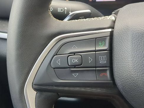 Certified 2025 Jeep Grand Cherokee Altitude AWD/4WD image 31