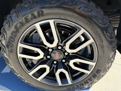 Used 2022 GMC Sierra 1500 AT4 w/ AT4 Preferred Package image 37