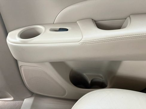 Used 2013 Nissan Pathfinder Platinum FWD image 23