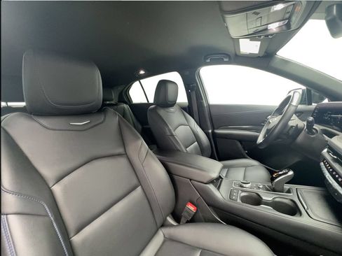 Used 2025 Cadillac XT4 Sport FWD image 30