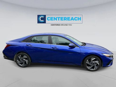 Used 2025 Hyundai Elantra Limited FWD image 5