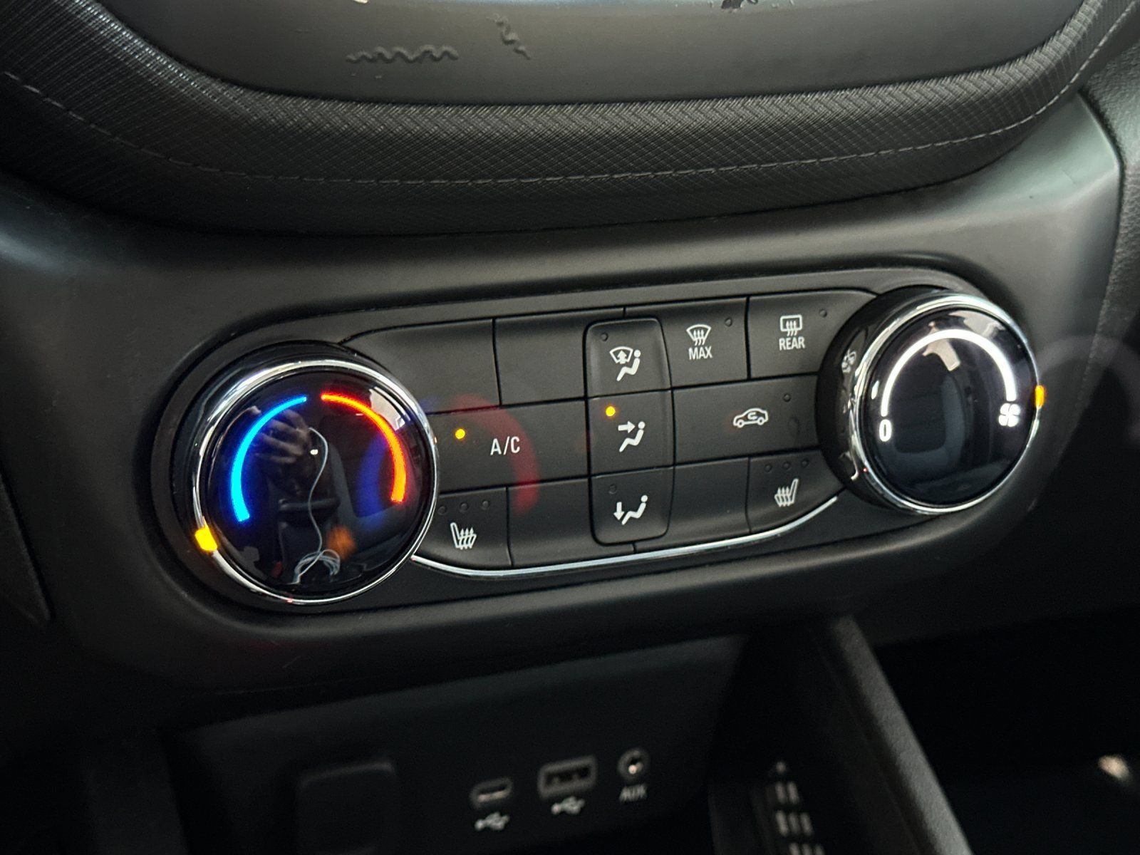 Used 2023 Chevrolet TrailBlazer LT FWD image 18