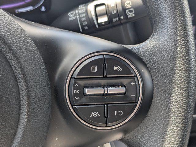 Used 2025 Kia Soul LX w/ LX Technology Package FWD image 24