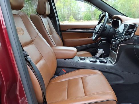 Used 2021 Jeep Grand Cherokee Overland AWD/4WD image 12