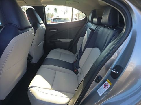 Used 2019 Lexus UX 250h image 21